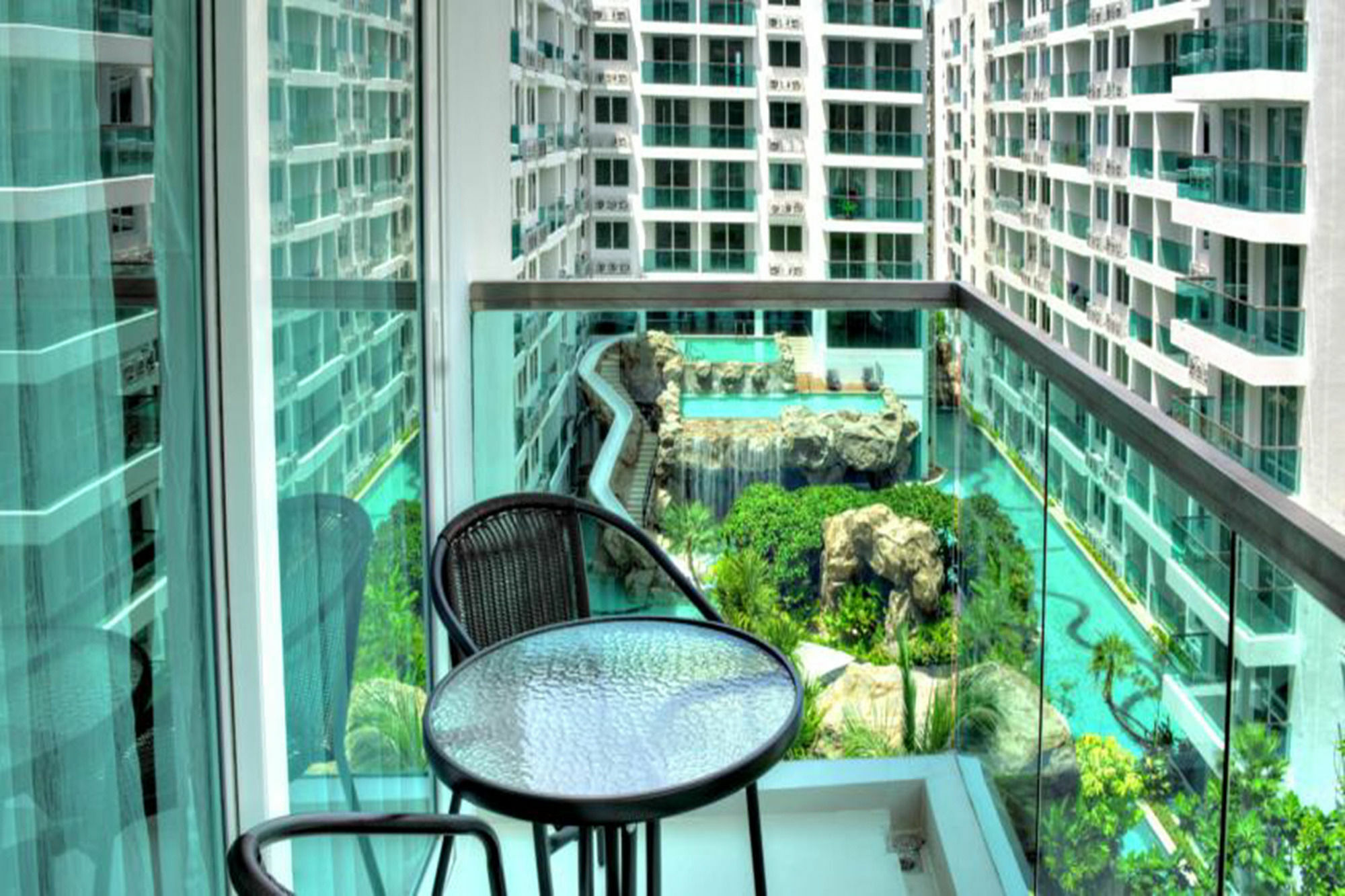 Amazon Pattaya Jomtien Apartments Exterior photo